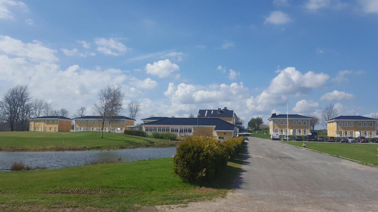 Melleruds Golfklubb Bed & Breakfast المظهر الخارجي الصورة